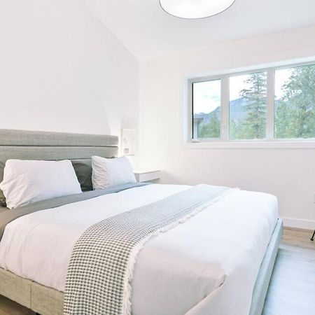 Oasis Getaway, Mins To Lake, King Bed, Dbl Garage Инвермор Екстериор снимка