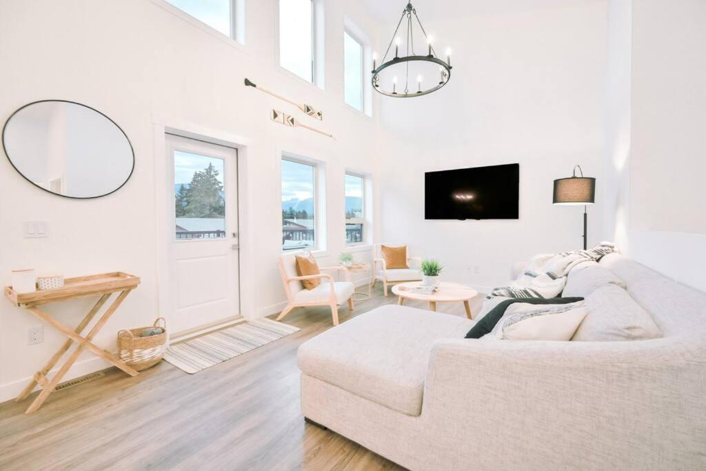 Oasis Getaway, Mins To Lake, King Bed, Dbl Garage Инвермор Екстериор снимка